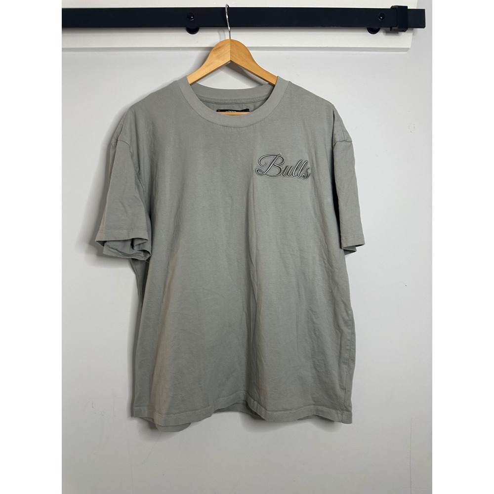 Pro Standard Chicago Bulls T-Shirt Mens Large Gray NBA Embroidered Logo‎